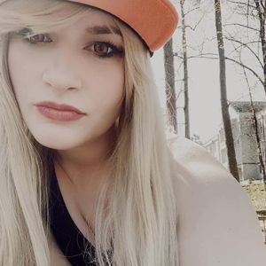 Meet your Posher, Hayley